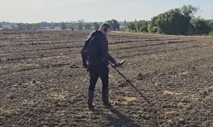 Thames Mudlark - A Treasure Hunter's Paradise